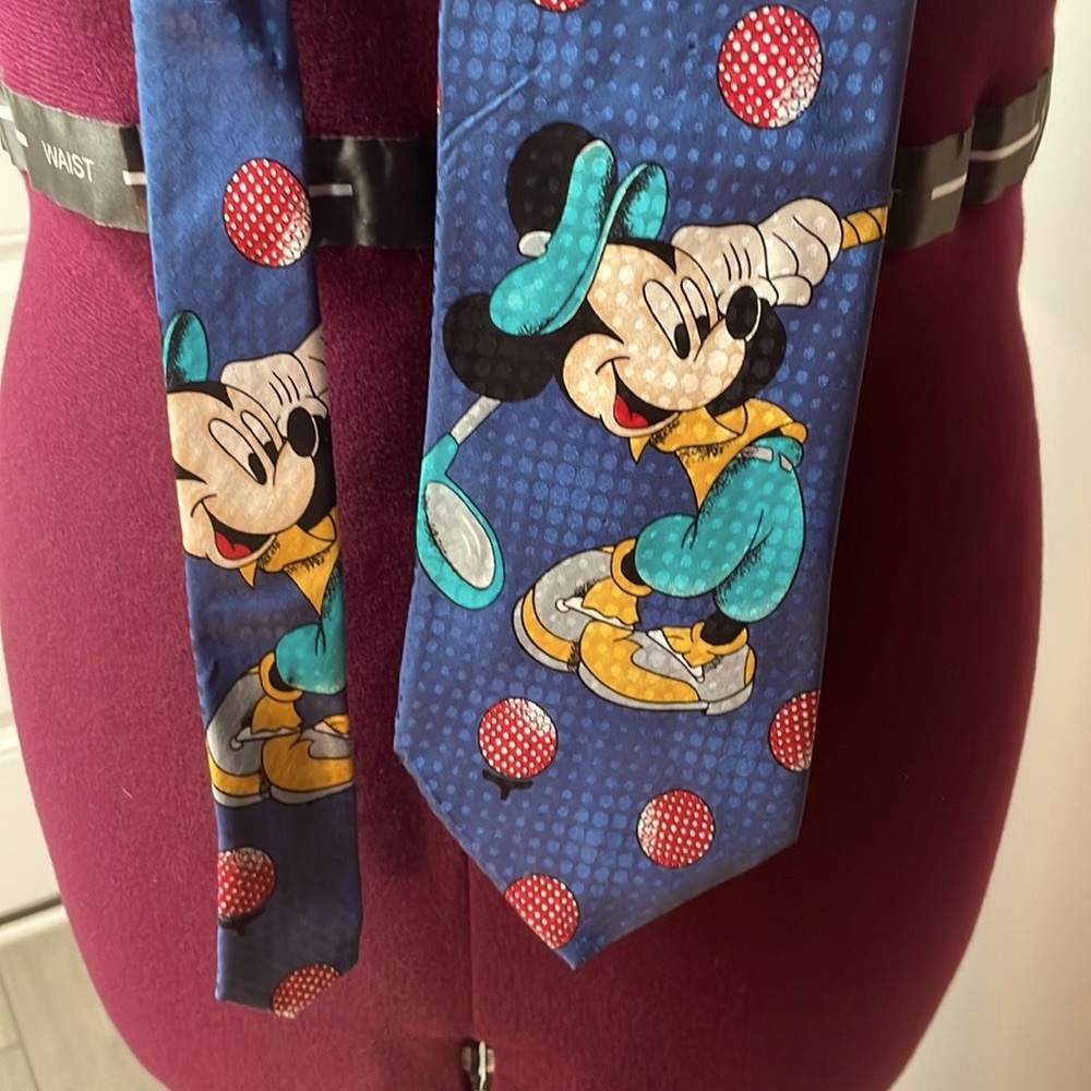 Disney Mickey & Co Mickey Mouse Golf tie 100% Silk Made in Italy Blue - Picture 6 of 11